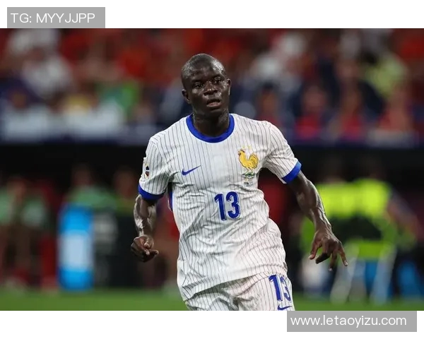 世界现役足球球星的实力对比与未来发展趋势分析