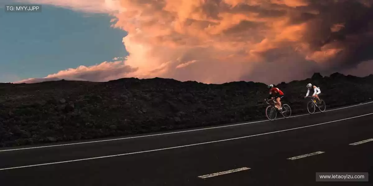 「弹幕互动 + 专家解读，边看边聊才是观赛标配！💬加入直播间，一起嗨翻天！」